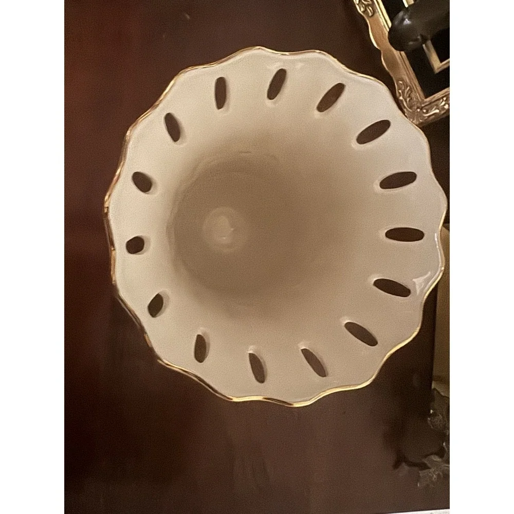 VTG 80s-90s Lenox Ivory White Porcelain Vase 9.5